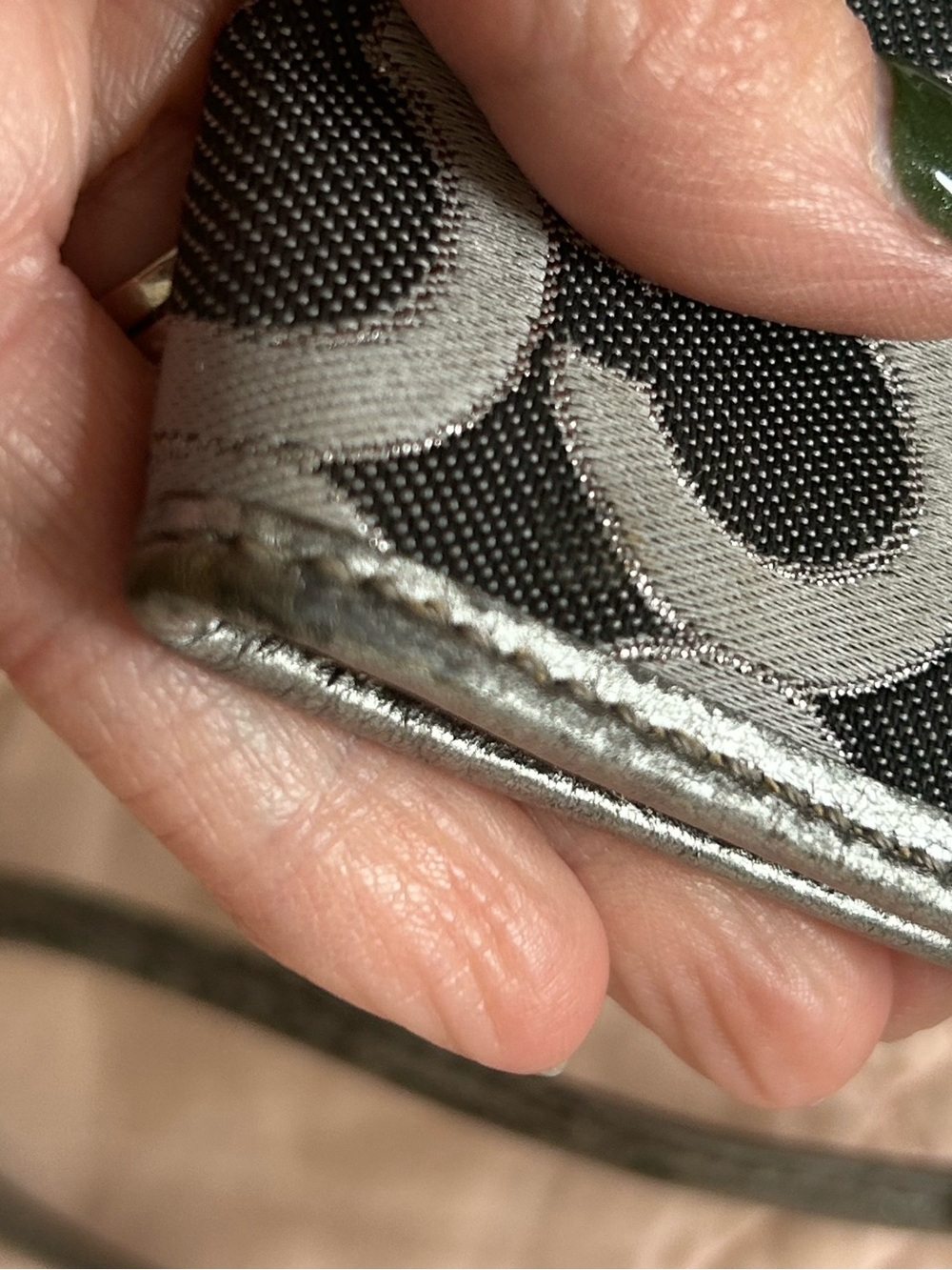 Coach Y2K Julia Op Art zippy wristlet Black & Silver - Picture 8 of 10